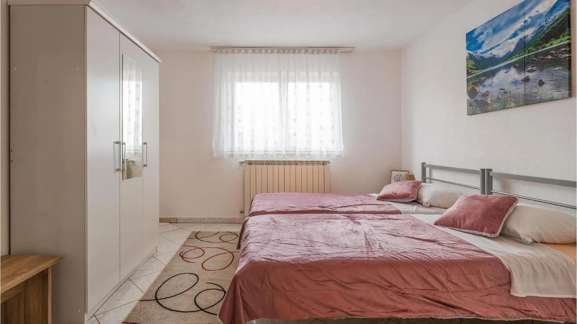 Awesome Apartment In Pula With Kitchen Kroatien