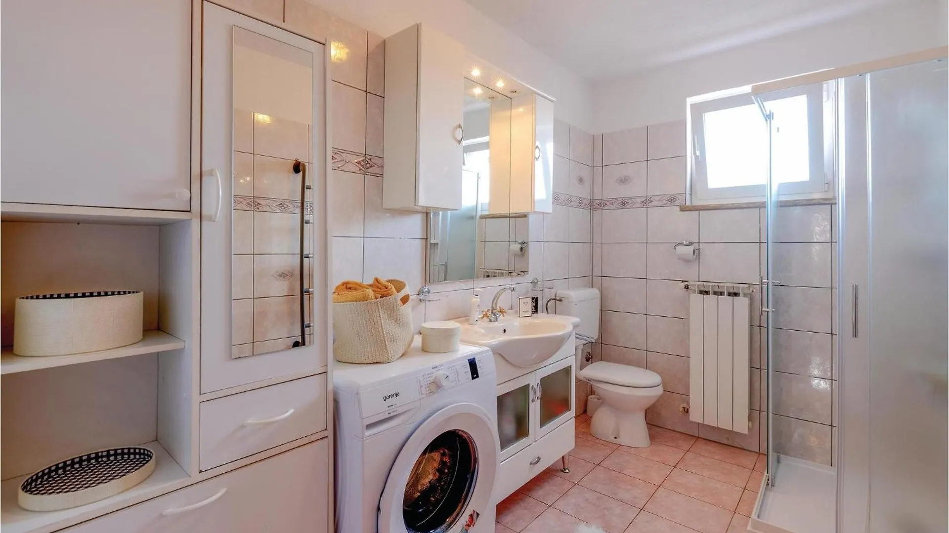 Awesome Apartment In Pula With Kitchen