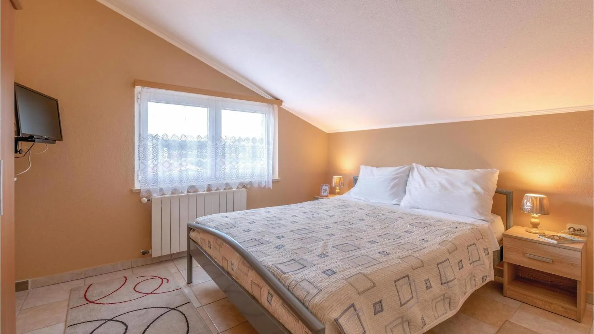 Awesome Apartment In Pula With Kitchen