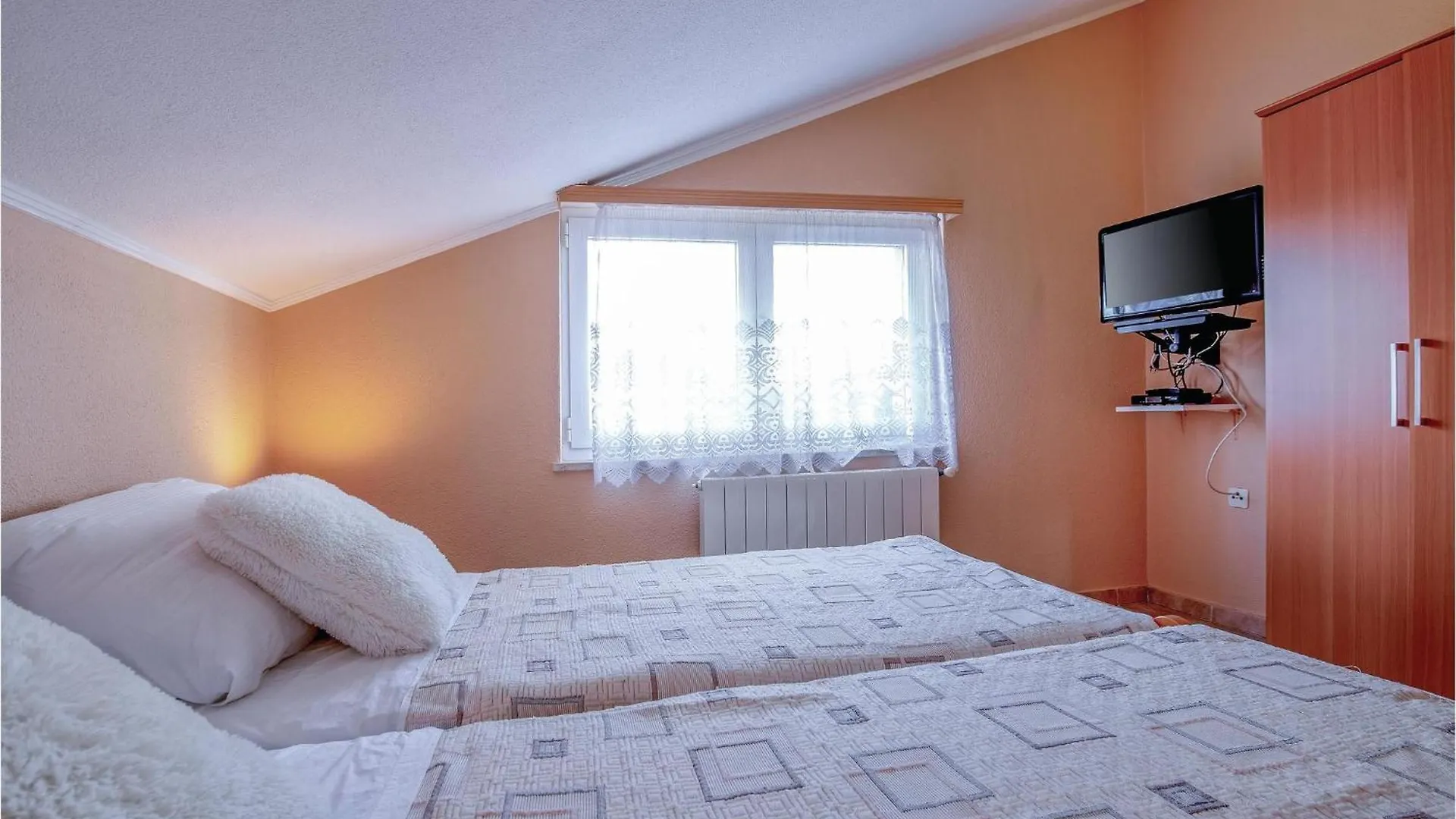Awesome Apartment In Pula With Kitchen
