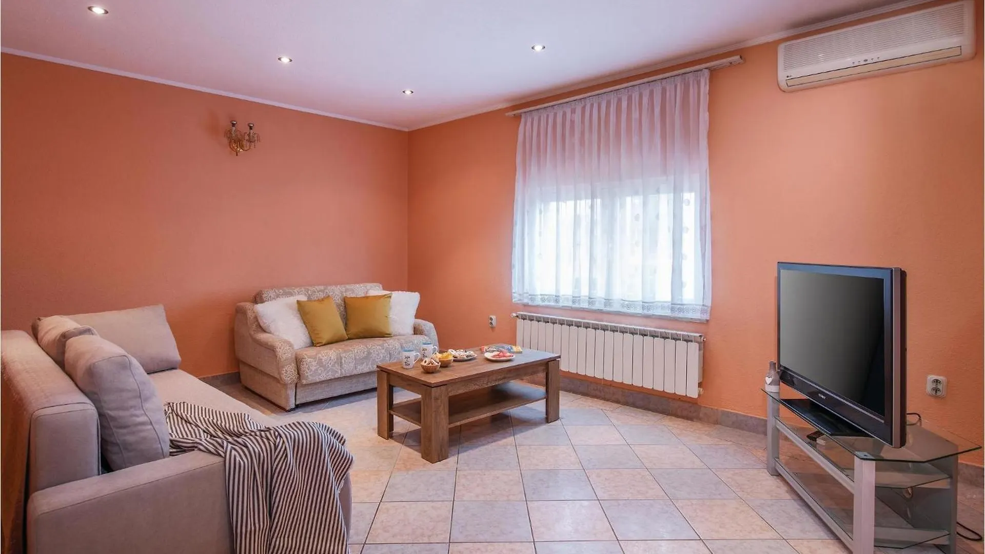 Awesome Apartment In Pula With Kitchen 0*,  Kroatien