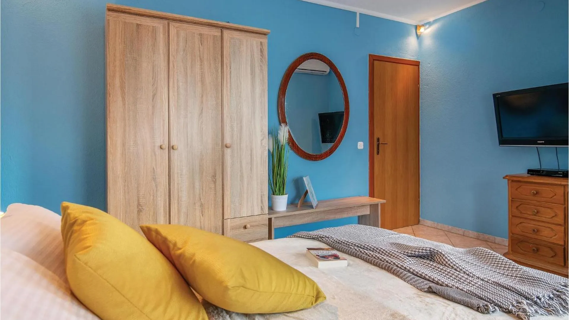 Awesome Apartment In Pula With Kitchen