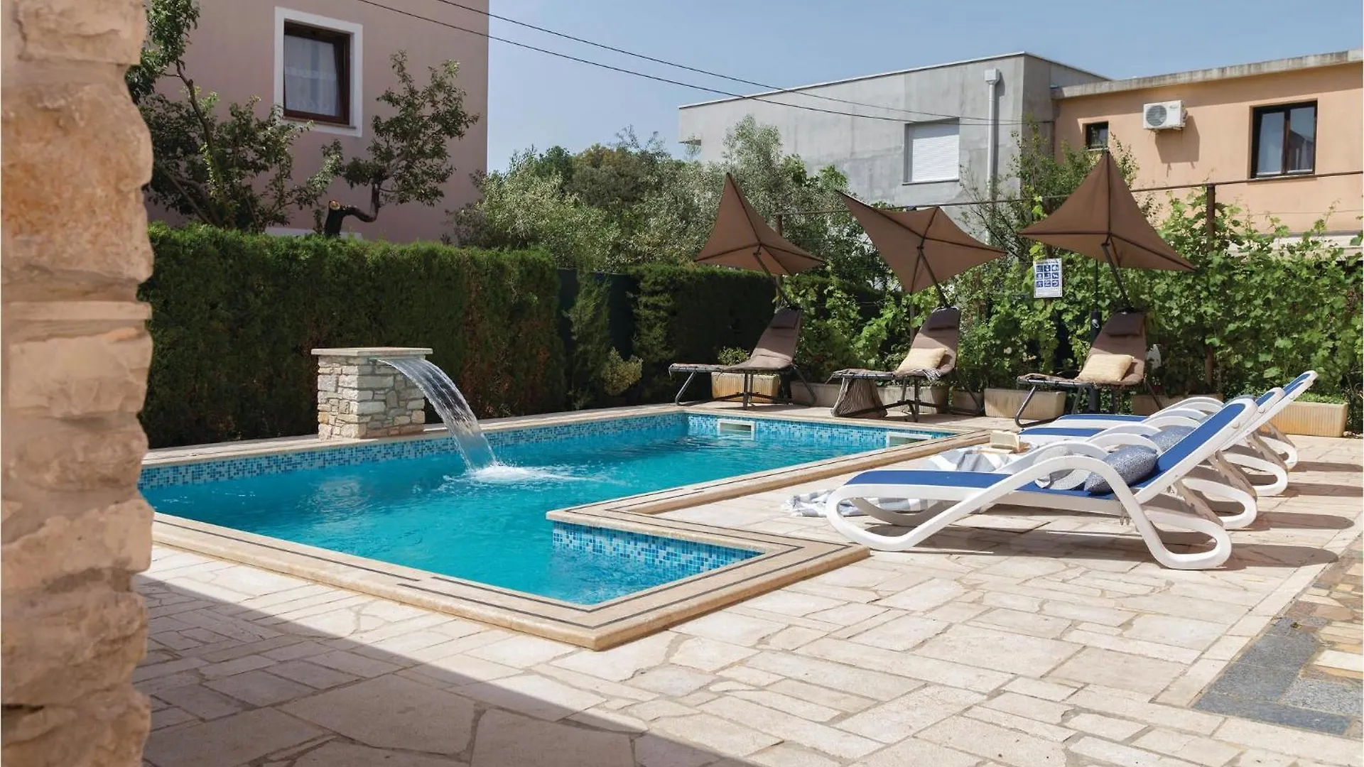 Awesome Apartment In Pula With Kitchen 0*,