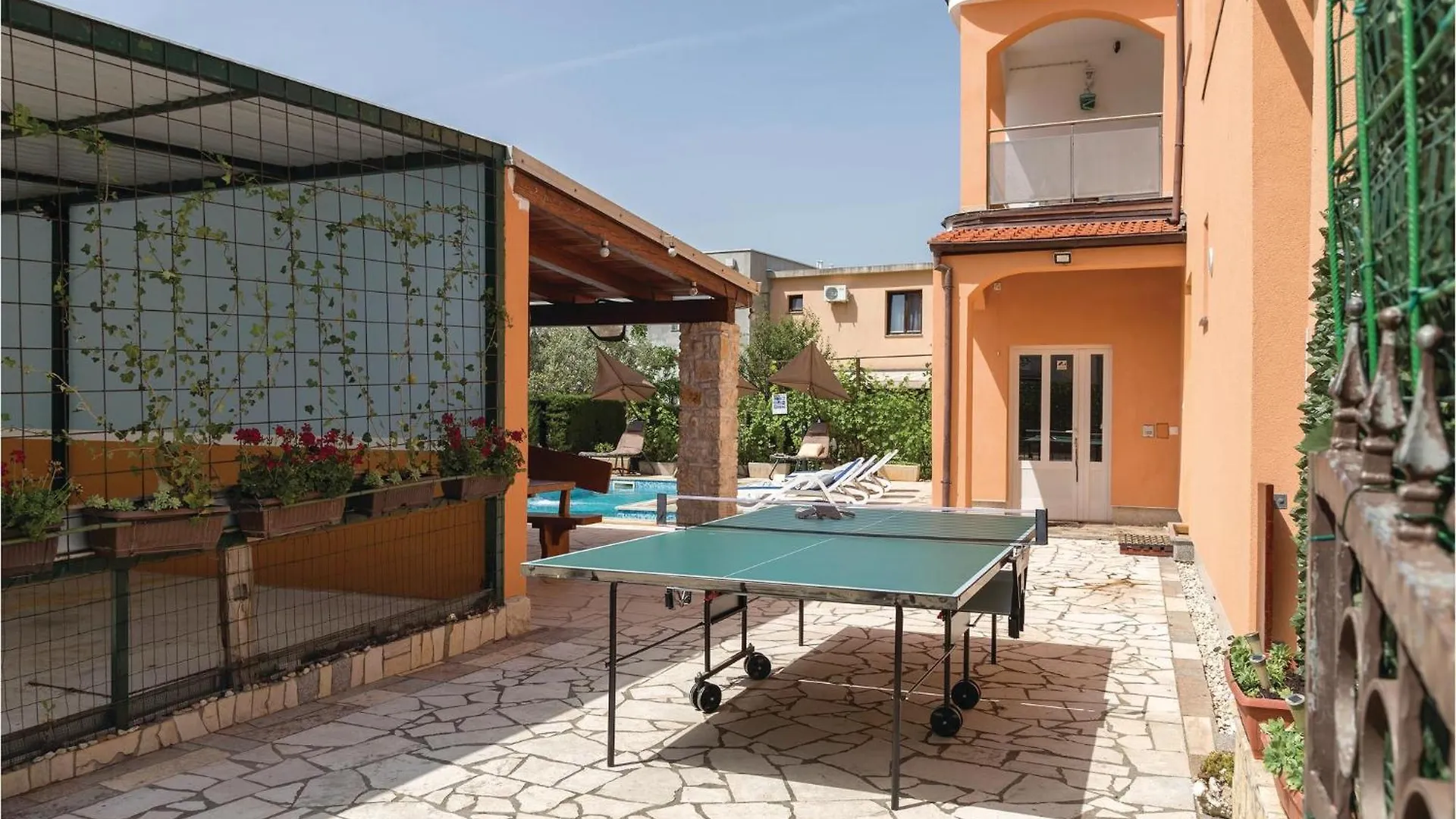 Awesome Apartment In Pula With Kitchen